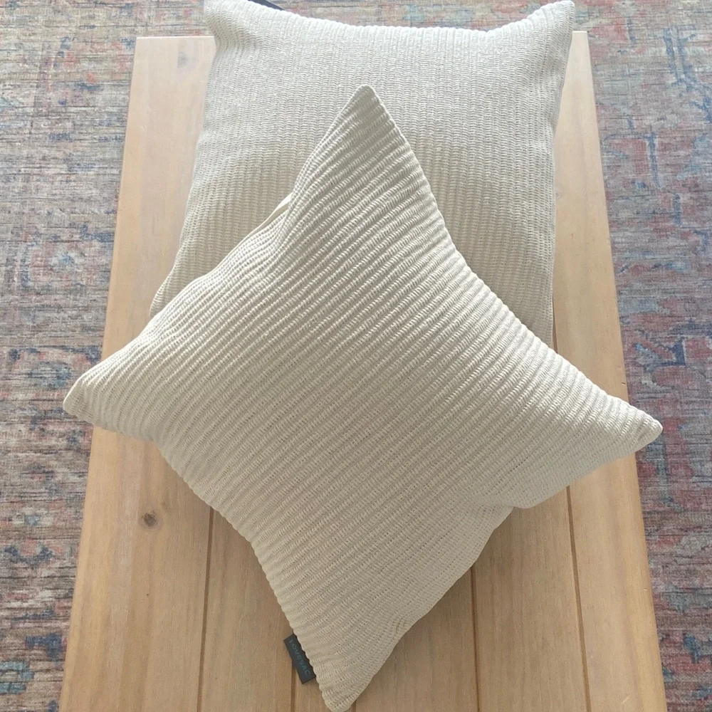 Lovesac 18x18 Throw Pillow Cover and Insert: set of 2 - Picture 6 of 7